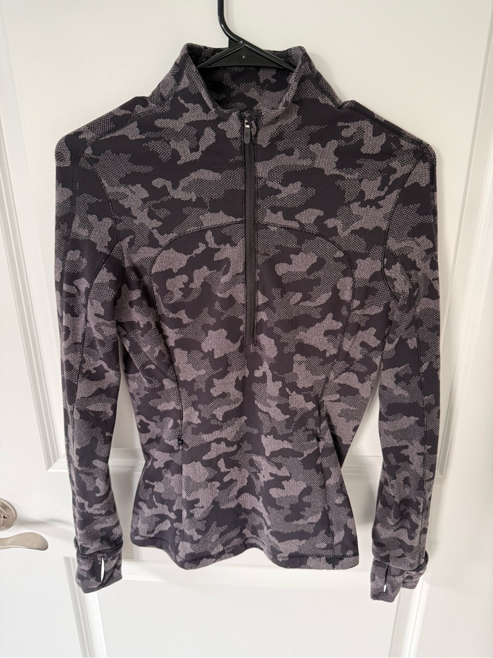 Lululemon Run Briskly Half Zip Size 8
